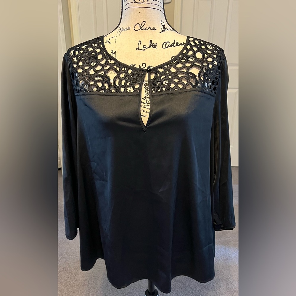 Lord & Taylor Woman 2X NWT Black Polyester Retail $120 Top NWT